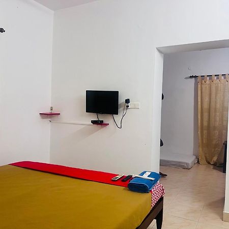 Hotel Sunday - Townhouse Club Airport Trivandrum Thiruvananthapuram Buitenkant foto