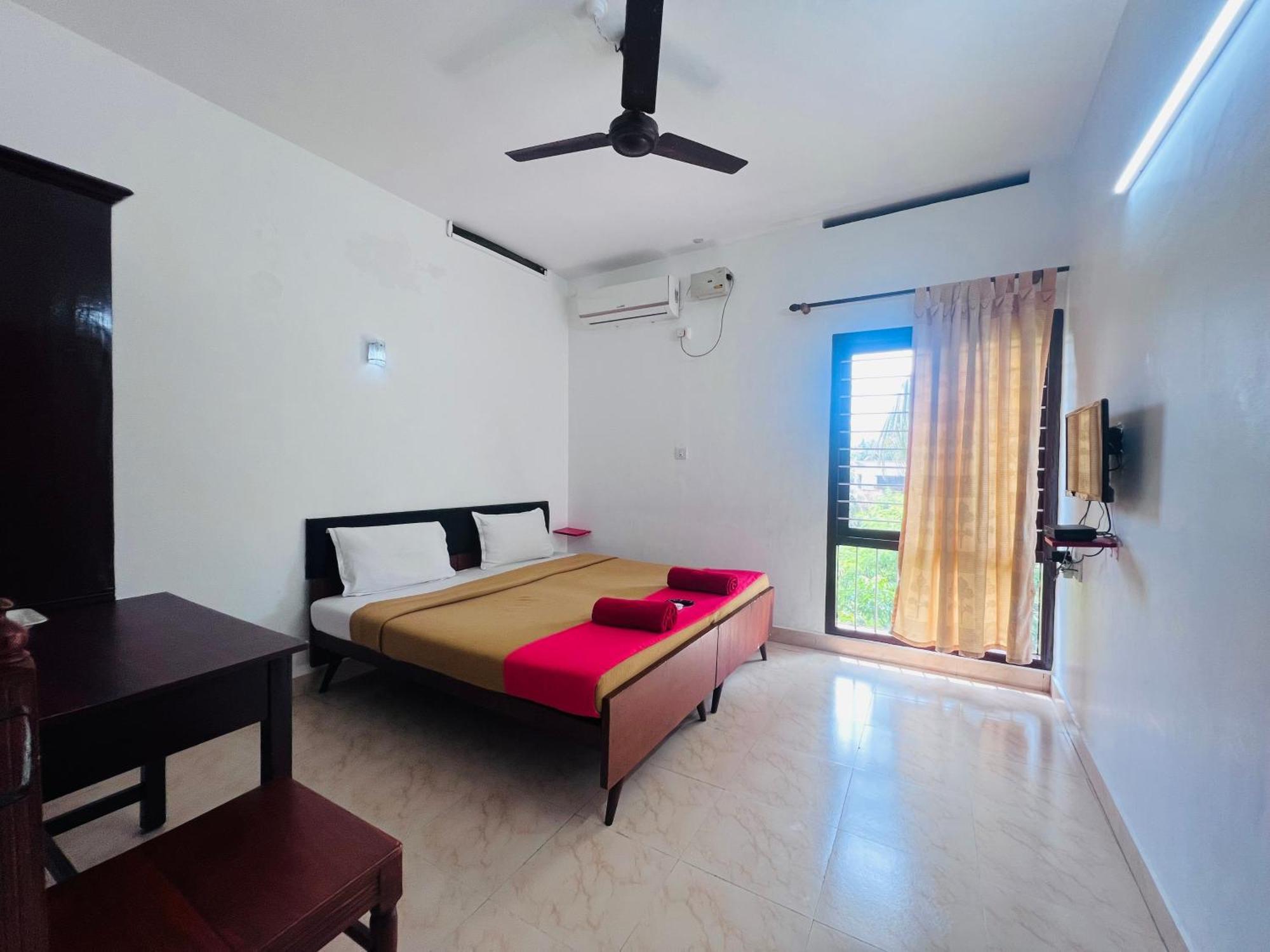 Hotel Sunday - Townhouse Club Airport Trivandrum Thiruvananthapuram Buitenkant foto