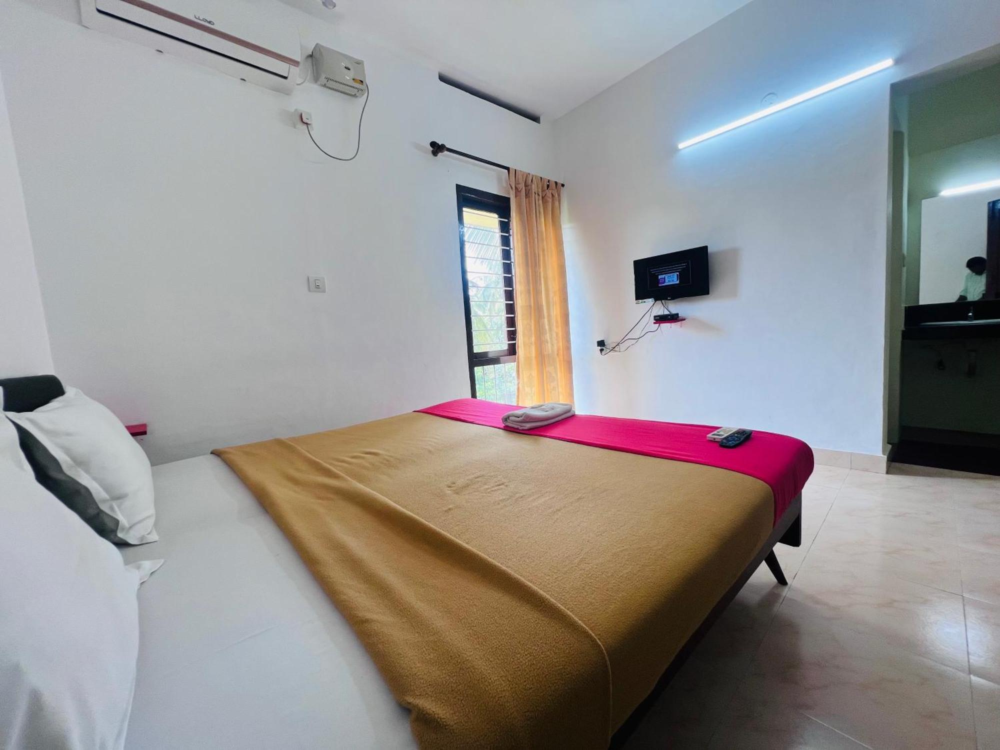 Hotel Sunday - Townhouse Club Airport Trivandrum Thiruvananthapuram Buitenkant foto
