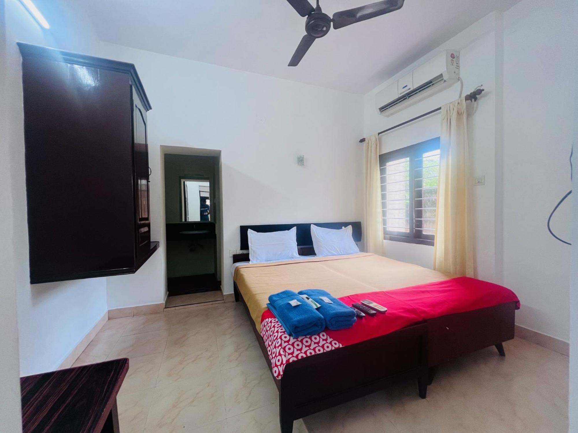Hotel Sunday - Townhouse Club Airport Trivandrum Thiruvananthapuram Buitenkant foto